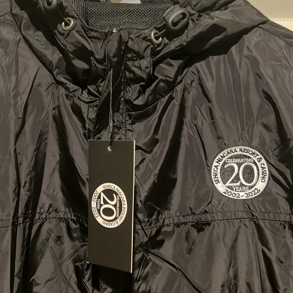 Men’s Windbreaker with Mesh Lining - Seneca Niagara Resort & Casino - Size XL - Picture 4 of 9